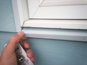 Minnesota Home Inspector finds missing caulk on window